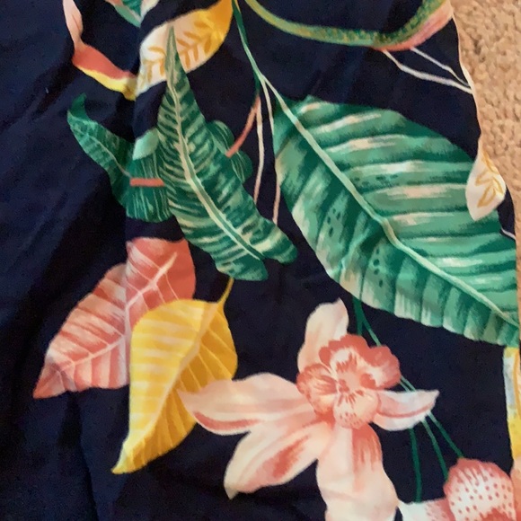 Tropical Ruffle Cami Top - Picture 3 of 9